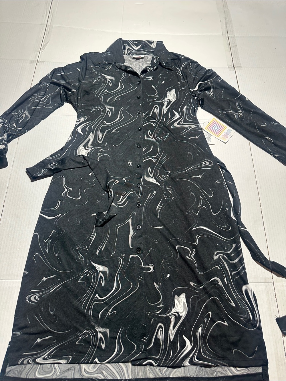 NWT Lularoe Ellie Black grey whiteSwirl-Print Long Button-Down dress w belt